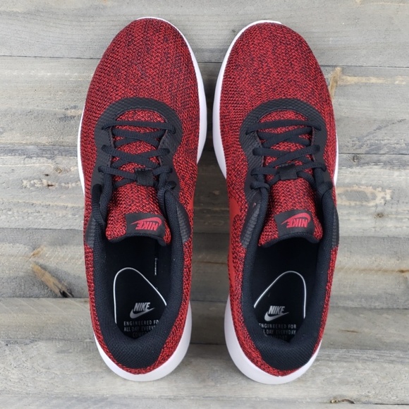 New Men's Nike Tanjun SE Running Shoe Gym Red - Picture 4 of 7